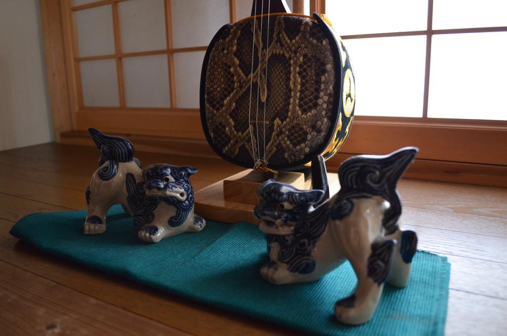 Ishigakijima Akagawara Villa Ishigaki  Rum bild