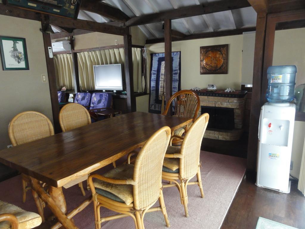 Ishigakijima Akagawara Villa Ishigaki  Rum bild