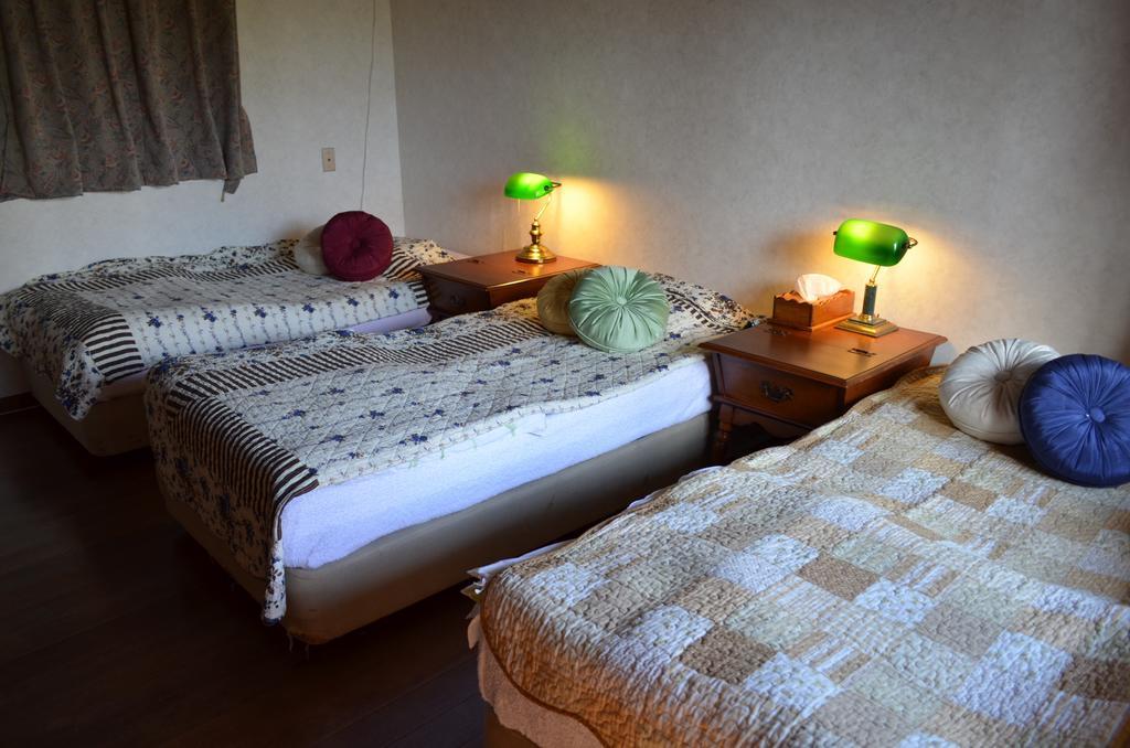 Ishigakijima Akagawara Villa Ishigaki  Rum bild
